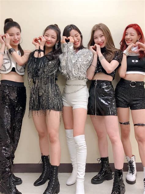 Itzy Chaeryeong Aesthetic