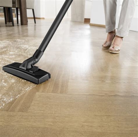 Aspiradora Multiuso WD 1 Classic Karcher Aspira Polvo y Húmedo