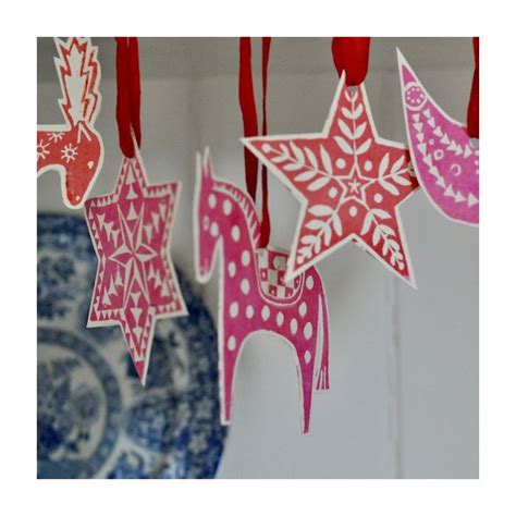 18 Folk Art Christmas Decorations