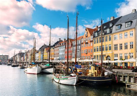 nyhavn waterfront copenhagen denmark jigsaw puzzle  street view