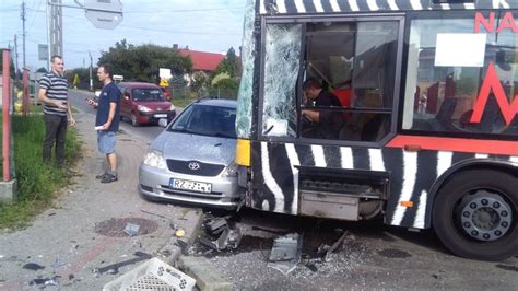 Zderzenie Auta Dostawczego Z Autobusem W Trzebownisku Ko O Rzeszowa