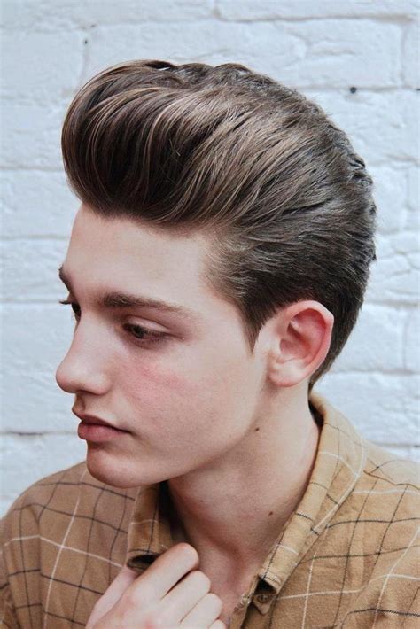 Men Hairstyles 2022 Medium