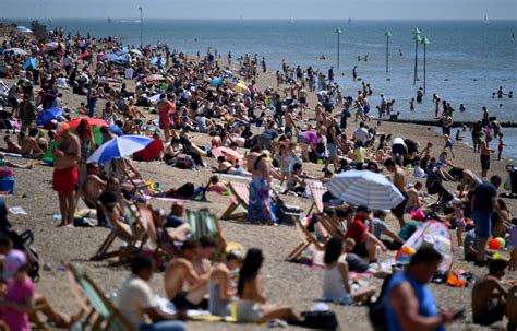 Southend and Bournemouth beaches packed on Bank Holiday Monday | Metro News