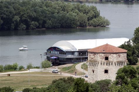 Smena Sunca I Oblaka Temperatura Do 28 Stepeni Celzijusa