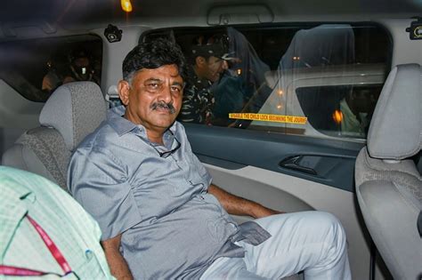 Money Laundering Case Dk Shivakumar Daughter Reaches Ed Office