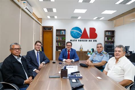 Presidente da OAB MS recebe visita do Comando da Polícia Militar de