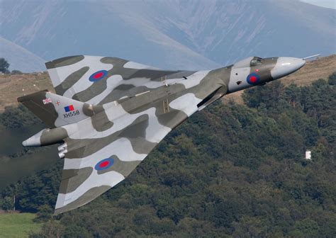 Avro Vulcan Xh558 Strategic Bomber Aircraft Gems Avro Vulcan