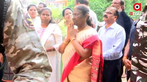 Ndas Presidential Candidate Draupadi Murmu Offers Prayers At