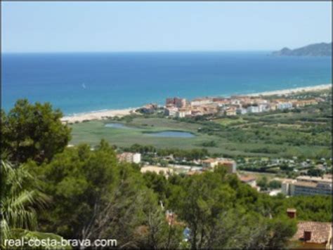 Spain Beaches - Explore L'Estartit's Beautiful Beach and Hidden Coves