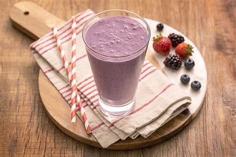 Milkshake de Uva Frutas Vermelhas Receitas Nestlé