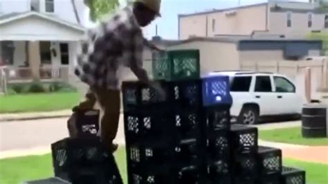 Milk Crate Challenge Cosè La Nuova Pericolosa Sfida Che Spopola Su