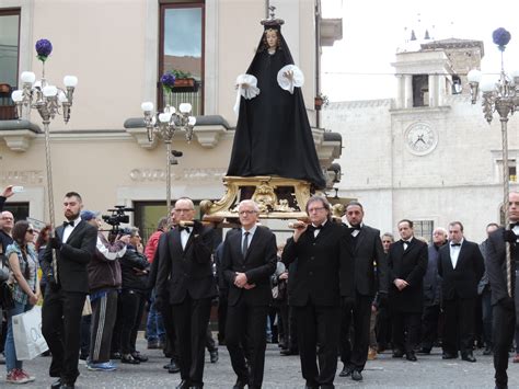 CENTROABRUZZONEWS IL VENERDÌ SANTO DEI LAURETANI RIVIVE LA TRADIZIONE