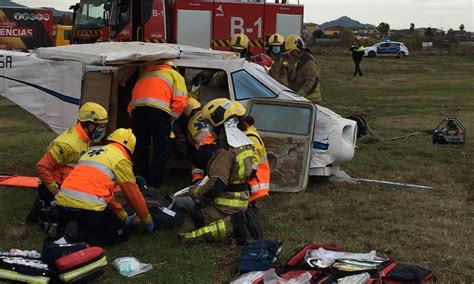 Simulacre D Accident Aeron Utic A L Aeroport De Sabadell Diari De