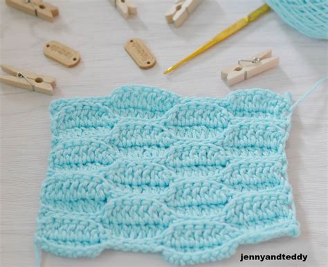 how to crochet mini leaf stitch - Jenny & Teddy