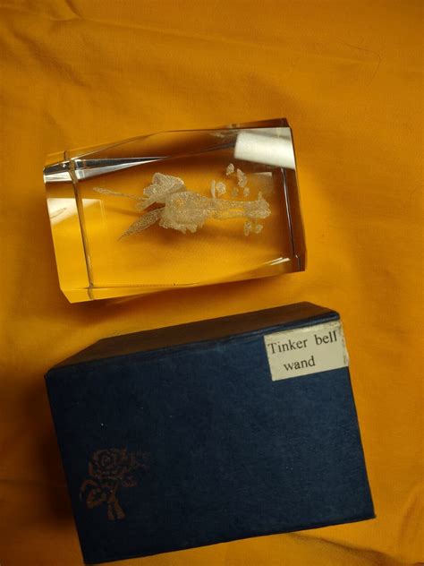 Disneys Tinkerbell D Laser Etched Crystal Glass Cube Paperweight Nib