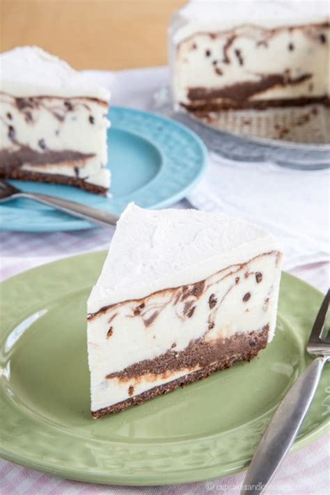 18 Out of This World Ice Cream Pie Recipes