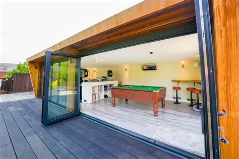 garage man cave ideas 3