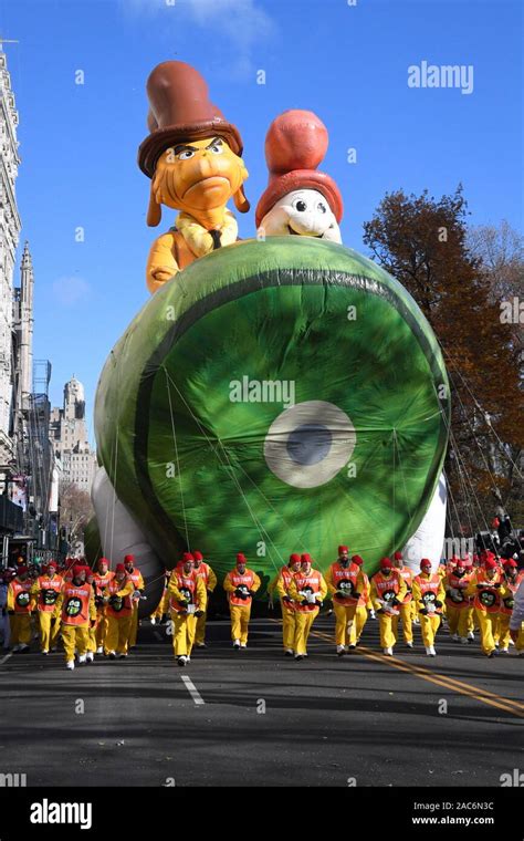 Green Eggs And Ham By Netflix Giant Balloon Flown Low Because Of High Wind During The 93rd