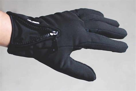 The Best Hiking Gloves To Warm Up Your Frozen Fingers - RangetoReel