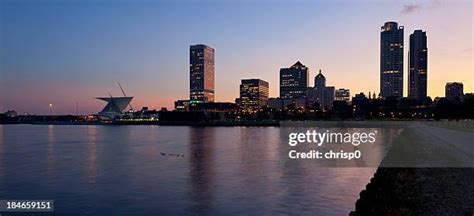 Milwaukee Sunset Photos And Premium High Res Pictures Getty Images