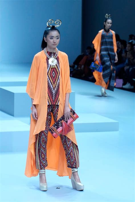 Maumere Pearl Meets Gorontalo Karawo At Indonesia Fashion Week