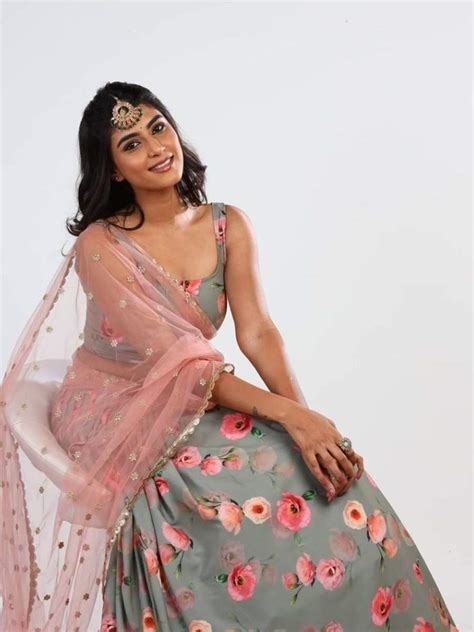 Bigg Boss Kannada 8 Glamorous Weekend Looks Of Divya Suresh Times Of