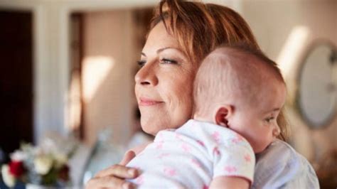 Las Madres Mayores Crían Mejor A Sus Hijos Según Un Estudio