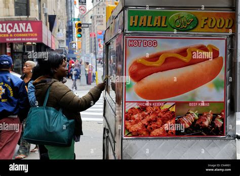 United States New York Manhattan Midtown Hot Dog Vendor Stock Photo