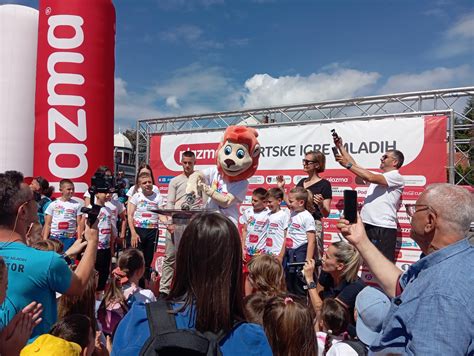 Turisti Ka Zajednica Grada Tuzla Na Trgu Slobode U Tuzli Sve Ano