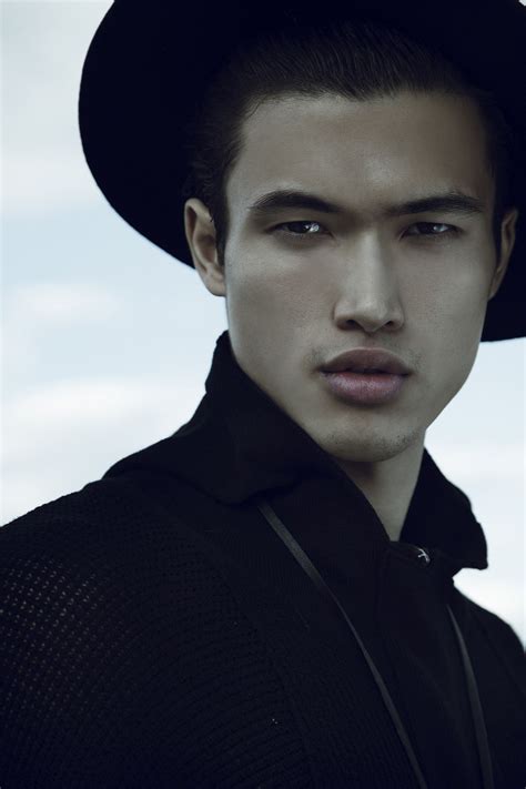 Charles Melton Portret Fotografie Androgynie