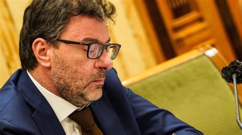 Giorgetti Ai sardi vanno date le migliori condizioni di mobilità