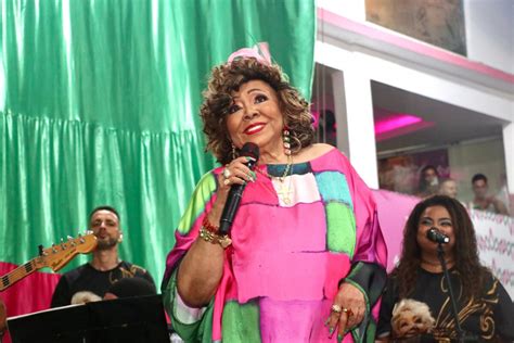 Foto Carnaval 2024 Mangueira Celebrou O Legado De Alcione Na Avenida