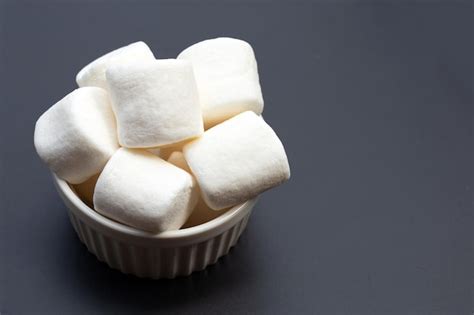 Premium Photo Delicious Fluffy Round Marshmallows White Candy