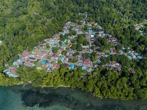 The Coastal Of Saparua Island Stock Image Image Of Merah 100media