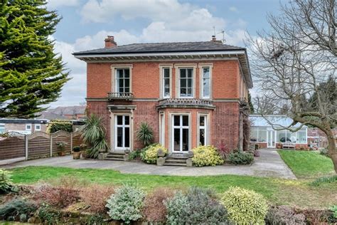 New Road Bromsgrove B60 2jn 7 Bed Detached House £950 000