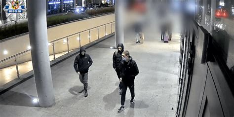 Brutalny rozbój przy Wroclavii Policja szuka trzech mężczyzn WIDEO