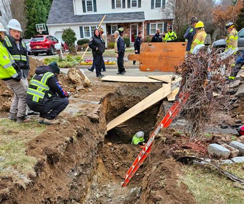 Freezing Worker Trapped In Trench Collapse Rescued By Stamford Firefighters New Canaan Daily Voice