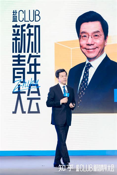 李开复：ai智能有望明年赶超博士，各行业将经历“human Ai”与“ai Human”两阶段变革 多知网 独立商业视角 新锐教育观察