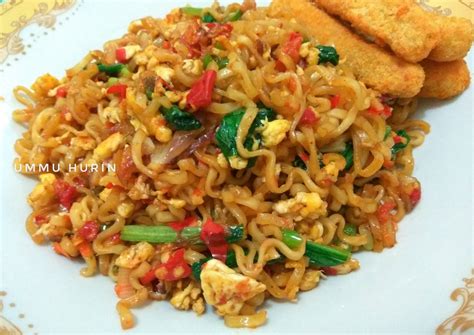 Resep Indomie goreng pedas oleh Ummu Hurin - Cookpad