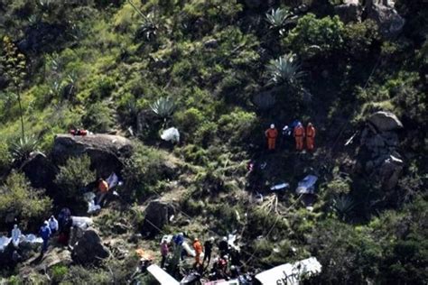 Rescatan con éxito los cuerpos de los fallecidos en el accidente de