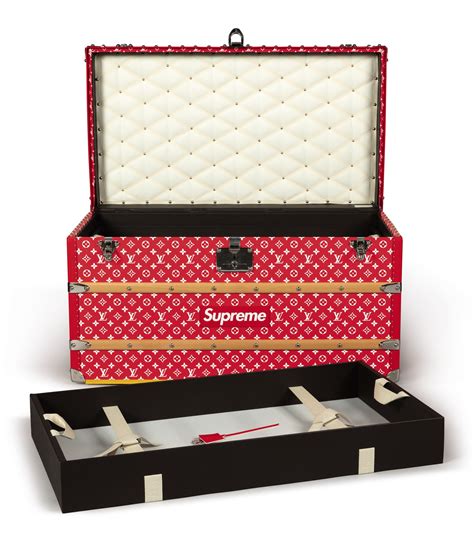 Louis Vuitton X Supreme Monogram Malle Courrier 90 Trunk Red 2017