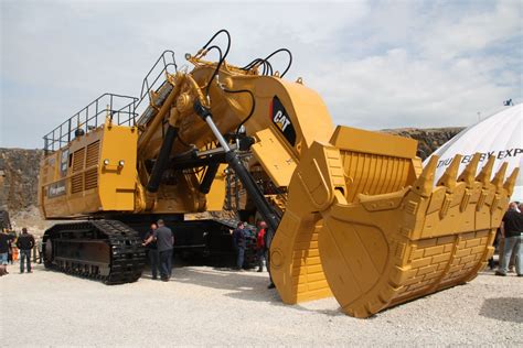 Caterpillar Inc Heavy Equipment Huge Truck Caterpillar Inc