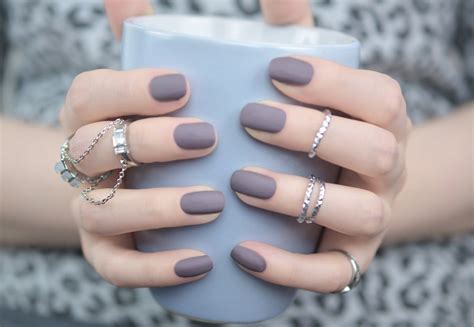 Beautiful Taupe Nail Colours For A Elegant Manicure Naildesigncode