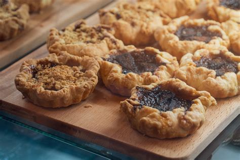 the fig tree coffee art & music lounge