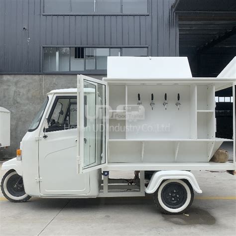 BEER TRUCK PIAGGIO APE - UDINDUSTRY