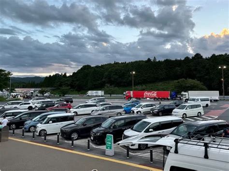 The Reasons Why Japanese Highway Rest Stops Have Angled Parking