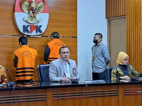 Bersama Orang Kpk Tetapkan Hakim Agung Sudrajad Dimyati Sebagai