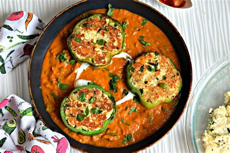 Chilly Paneer In Tomato Capsicum Gravy Recipe Paneer Yummy Veggie Tomato Gravy Recipe