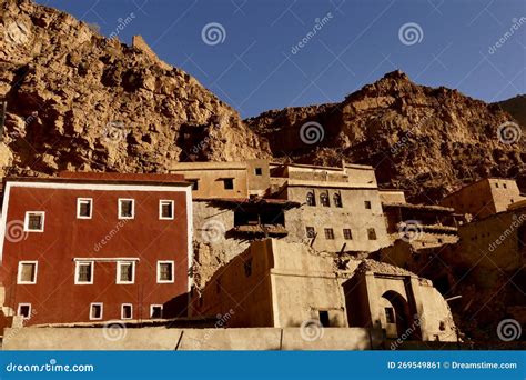 Berberer Dorf Ait Mansour Tal Tor Zu Den Gleichnamigen Schluchten