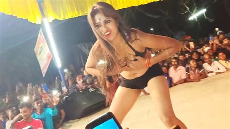 New Open Dance Hungama 2020 Super Hot Sexcy Dance Ye Jaan Kahe Nahi Phone Tohar Dharata Ho